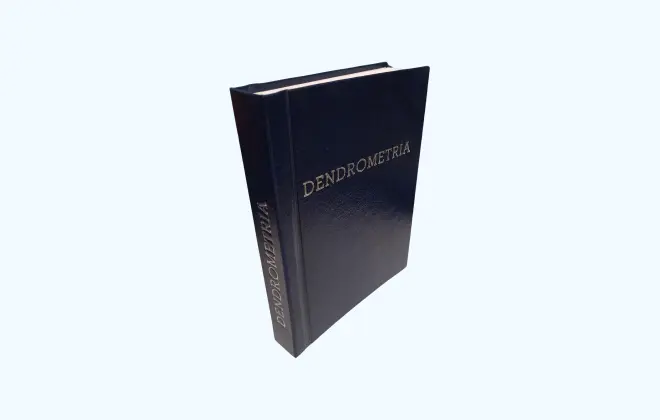 Zdjęcie książki z ręcznie robioną oprawą twardą